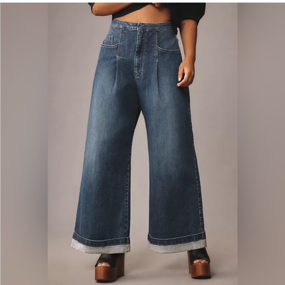 Anthropologie Pilcro The Emory
Pleated High-Rise Wide-Leg Jeans... Size 32